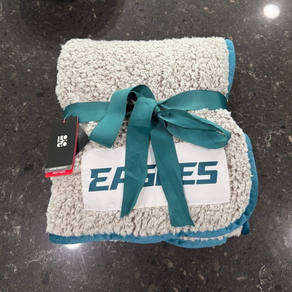 Philadelphia Eagles Other - Eagles Sherpa Throw Blanket - Gray and Teal